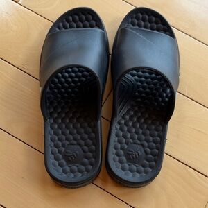 NWOT Joybees Women’s Elegant Black Slide Sandals